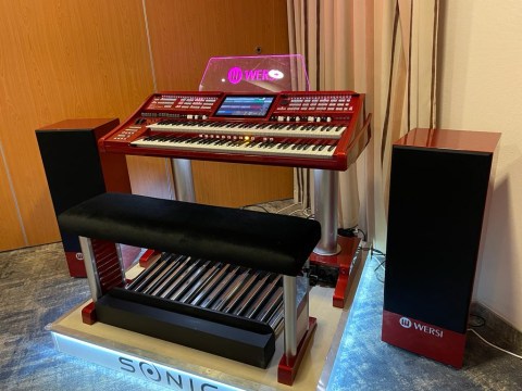OAX900 in red with matching TS9000 speakers