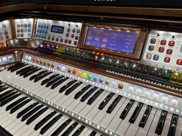 Lowrey Symphony Showcase (oak)