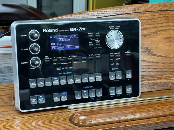 Roland BK-7m