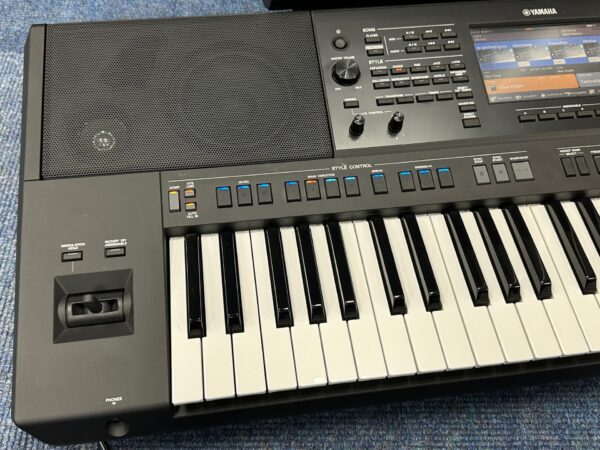 Yamaha PSR SX700 - Image 4
