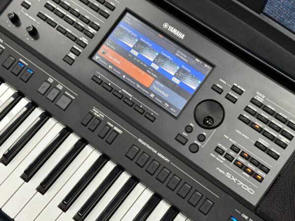 Yamaha PSR SX700 - Image 3