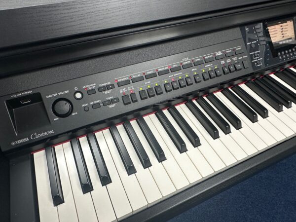 Yamaha Clavinova CVP701B - Image 4