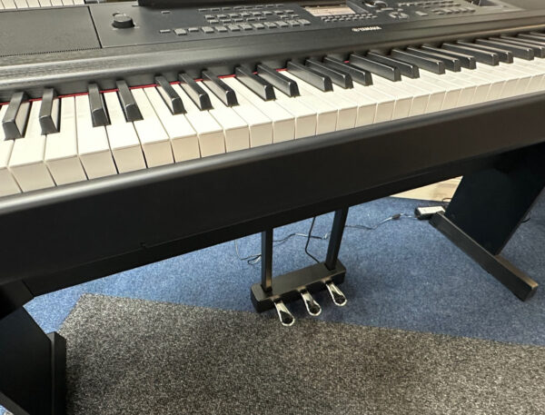 Yamaha DGX670B - Image 3