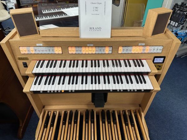 Roland C330 Classical Organ