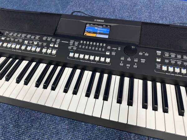 Yamaha PSR SX600 - Image 4