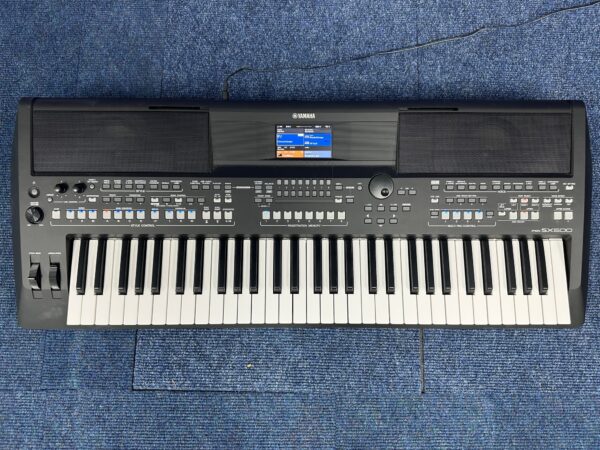 Yamaha PSR SX600