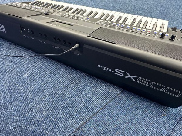 Yamaha PSR SX600 - Image 6