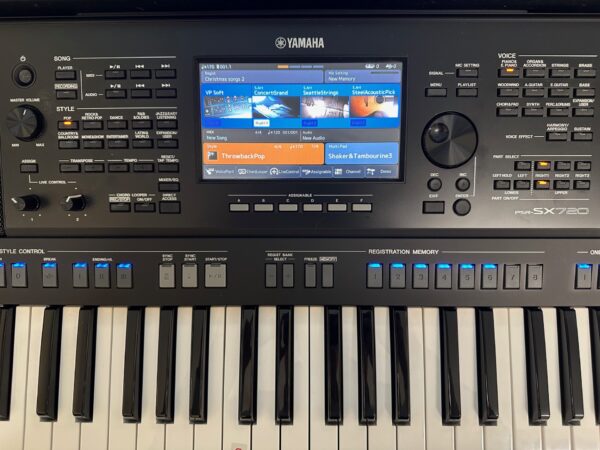 Yamaha PSR SX720 - Image 4