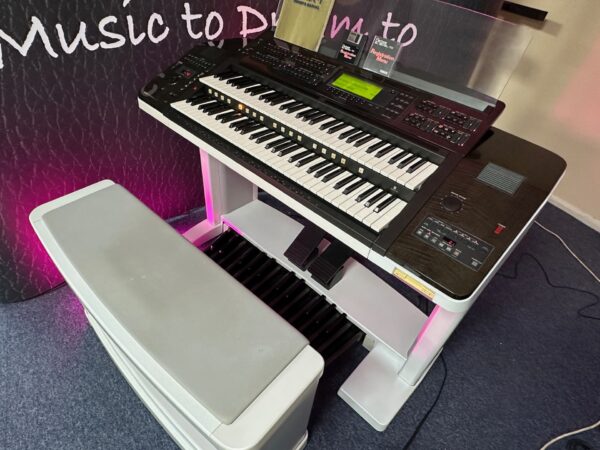 Yamaha Electone ELX1i - Image 2