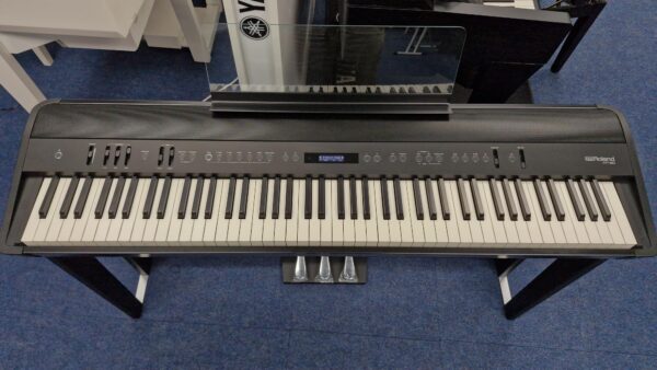 Roland FP-90 Digital Piano - Image 7