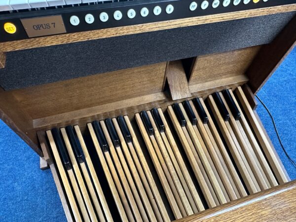 Johannus Opus 7 classical organ - Image 4