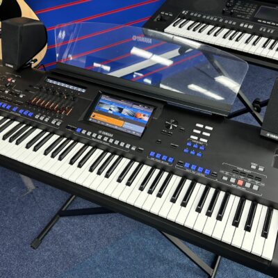 Yamaha Genos 2 inc speakers