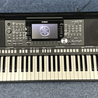 Yamaha PSR S975