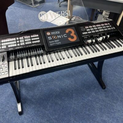 Wersi Sonic OAX1 Keyboard with stand