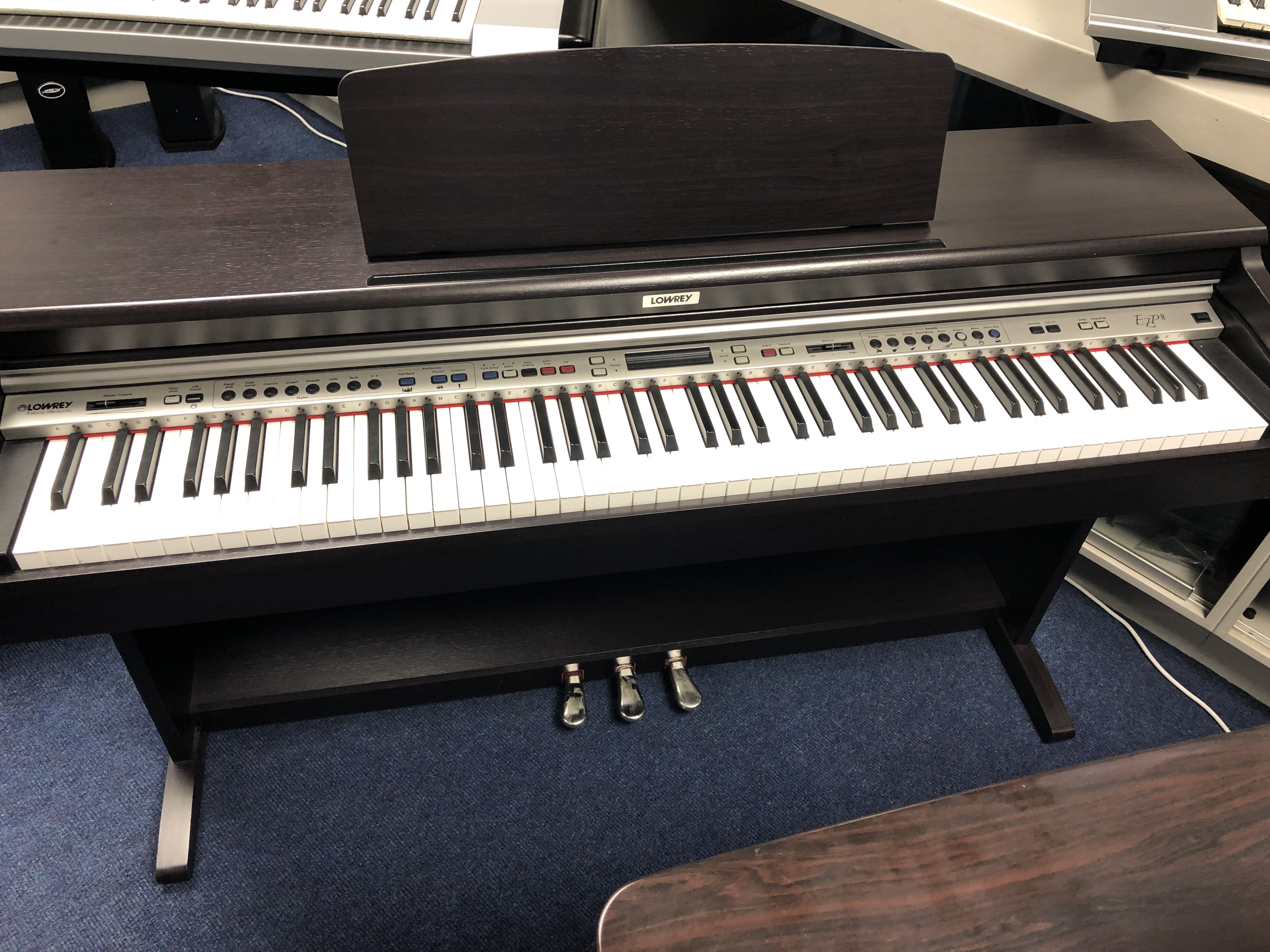 Lowrey EZP8 digital piano